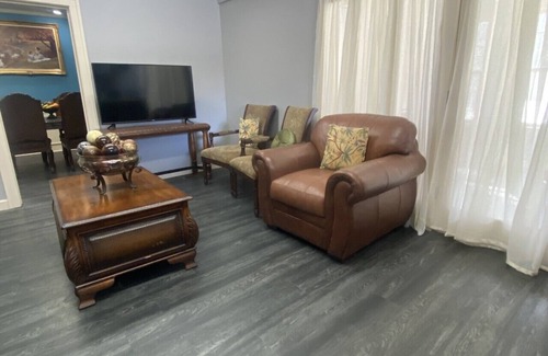 Willmar House | 3 HUGE BEDROOMS-SAVE COST