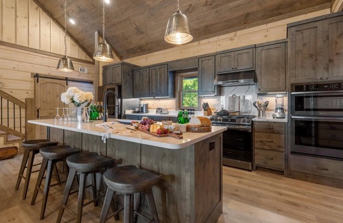 Mineral Bluff Cabin | 3 King Suites + Kids Room, 2-State Mtn View GA&NC