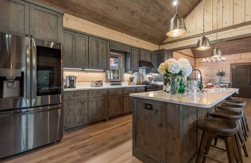 Mineral Bluff Cabin | 3 King Suites + Kids Room, 2-State Mtn View GA&NC