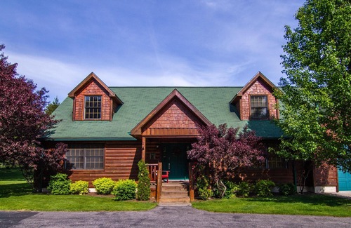 Thompsonville House | 3 level Executive Home in the Village of Crystal Mountain Resort