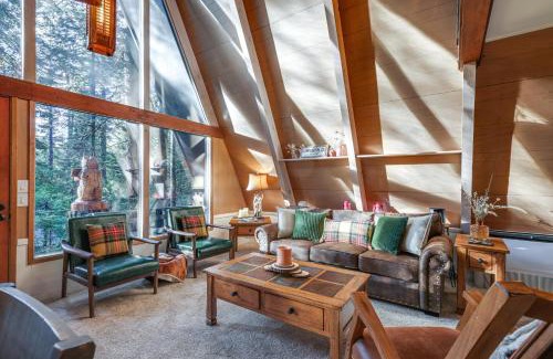 Dorrington House | 3 Mi to Calaveras Big Trees Cabin with Fire Pit!