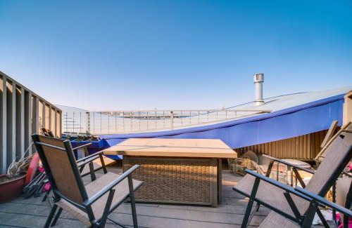 Ohio City Apartment | 3 Mi to Dtwn Cleveland Condo with Lake Erie Views!