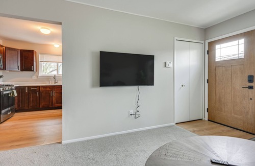 Hazel Park House | 3 Mi to Dtwn Royal Oak: Getaway w/Fenced Yard!