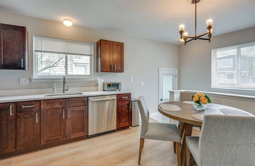 Hazel Park House | 3 Mi to Dtwn Royal Oak: Getaway w/Fenced Yard!