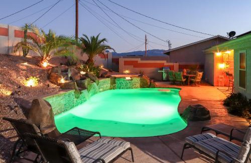 Lake Havasu City House | 3 Mi to Lake Havasu Home with Patio and Fire Table!