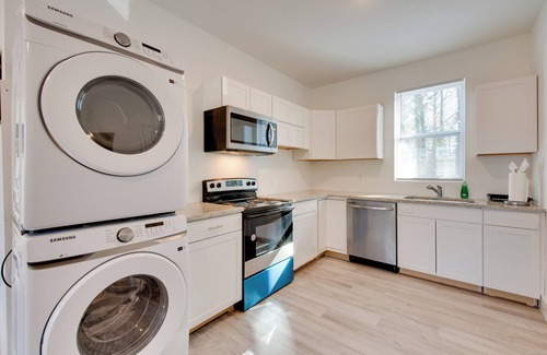 Mableton Apartment | 3 Mi to Six Flags: Apartment in Metro Atlanta