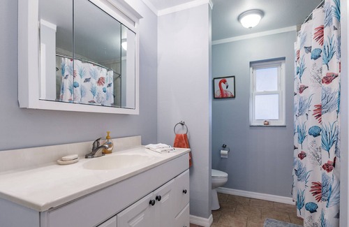 South Gate Ridge House | 3 Miles to the Beach, perfect for long stays!