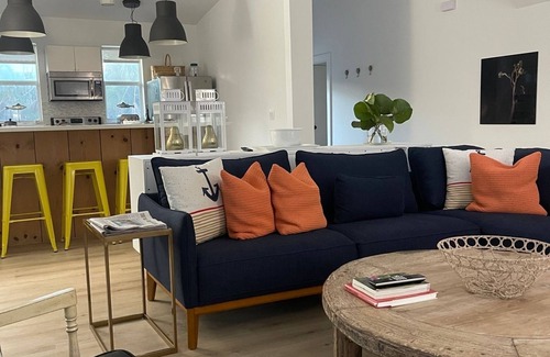 Sanibel House | 3 min walk to shells&sand-great escape Fully restored Sanibel Island