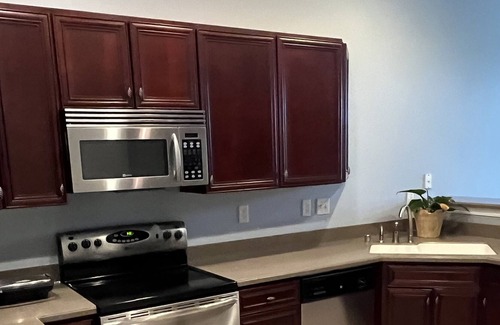 Latonia Condo | 3 minutes from downtown Cincinnati beautiul 2100 sq foot condo with balcony.