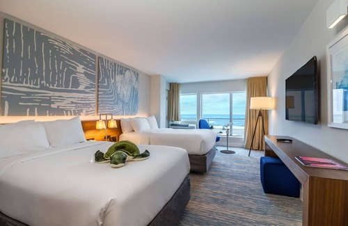 Central Beach Hotel | 3 Oceanfront Rooms with Pool near Fort Lauderdale & Las Olas Blvd