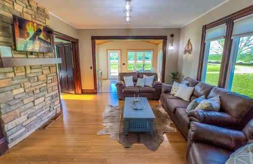 Houston County Other | 3 Peaks Farmhouse- Beautiful Remodel with Scenic Views + Root River Trail access