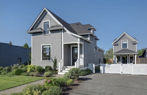 Carlton House | 3 Primary Suites Remodeled Downtown Carlton - Location&Luxury - Bocce&Fire Pit