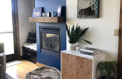 South Park House | 3 Ski Resorts surround this 2 bed, 2 bath guesthouse with mountain views!