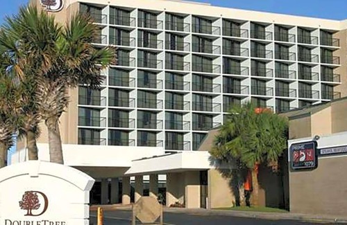 Atlantic Beach Hotel | 3-Star Hotel ∙ DoubleTree by Hilton Atlantic Beach Oceanfront