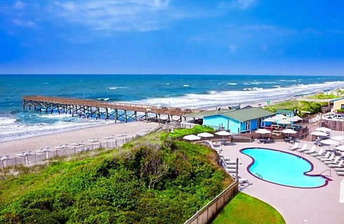 Atlantic Beach Hotel | 3-Star Hotel ∙ DoubleTree by Hilton Atlantic Beach Oceanfront