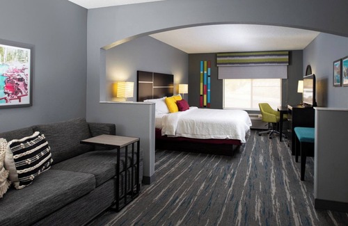 Glenwood Springs Hotel | 3 Units | Cozy Escape Close to Hot Springs & Outdoor Fun | Pool & Free Breakfast