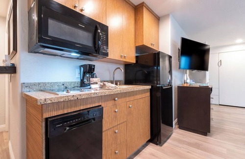 San Clemente Hotel | 3 Units | Kitchenette | Pool | Near Beach & Downtown