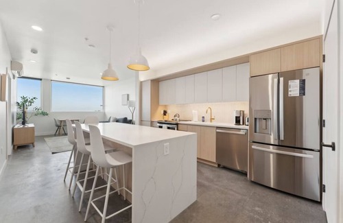 Rio Grande Hotel | 3 Units |SLC Vacation w/Kitchen | Stylish City Living Near Temple Square