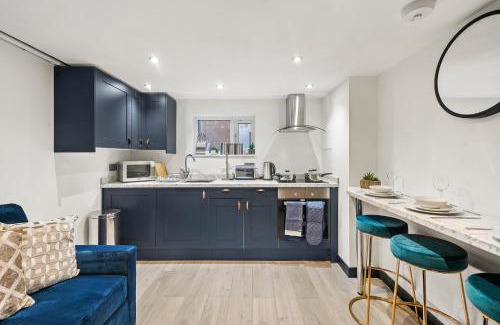 Castleford Apartment | 30 percent off! Sleek and Stylish Yorkshire Gem - Sleeps 4