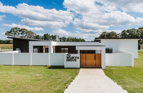 Bombira House | 30 Wurth Dr, Bombira