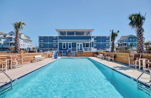 Surf City Apartment | 3004 Queen Suite, 3rd Floor Oasis
