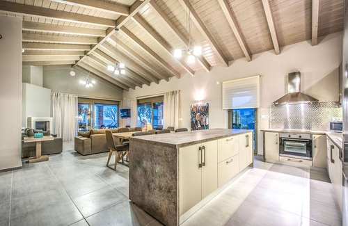 Limni Keri Villa | 300m to the Beach/Private Heated Pool/Outdoor Bar /Near to Top Attractions