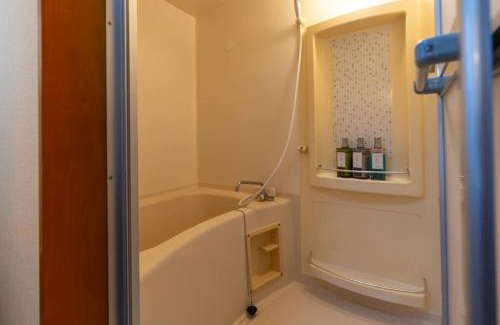 Sakura Apartment | 301号室貸切!2DK/京成佐倉駅徒歩3分・電車成田空港20分・京成上野直結!厨房/風呂/畳/4名