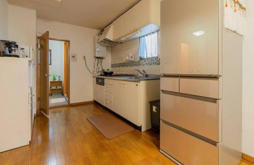 Sakura Apartment | 301号室貸切!2DK/京成佐倉駅徒歩3分・電車成田空港20分・京成上野直結!厨房/風呂/畳/4名