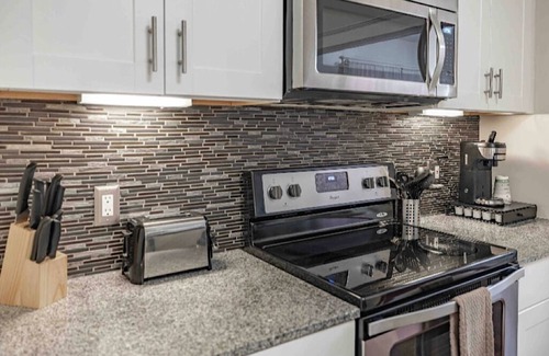 St. Louis Apartment | #301 Best location in the Heart of Dalmar Loop