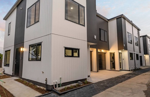 East Tamaki Apartment | 302 Te Irirangi Drive