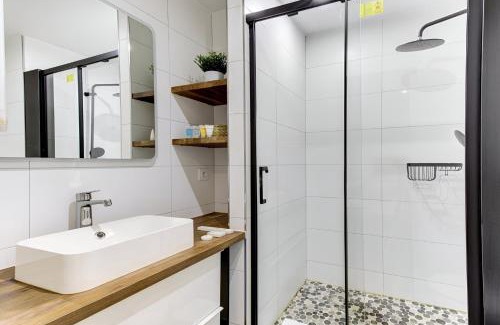 Quartier de la Folie-Mericourt Apartment | 318 Suite Pivert - Superb apartment in Paris