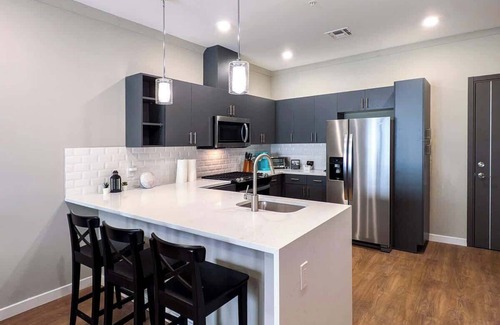 Dunellen Apartment | 327 Modern 1BR Apt Walk to NJT