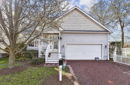 Clearwater House | 34039 Monterray Avenue - Clearwater