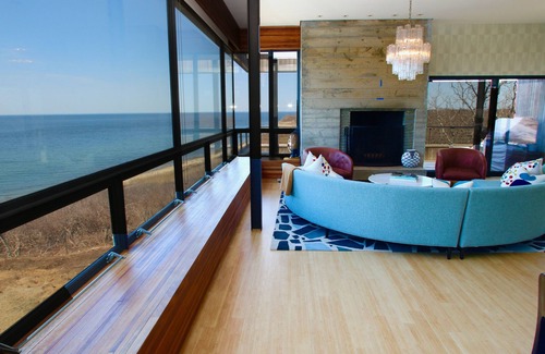 Montauk House | 35 Wills Point Road