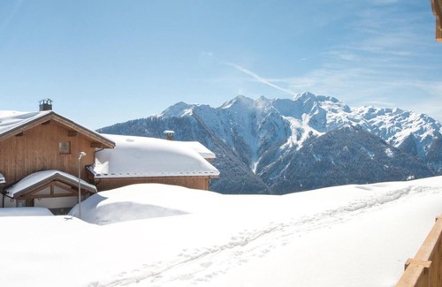 Bisanne 1500 Apartment | 350m from ski slopes, 1st floor, view panoramic, swimming pool, balcony, parking, tv, ski locker