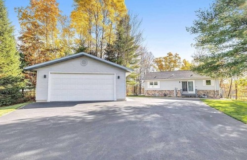 Mountain House | 3BDR Lake home on ATV/UTV trail/Boat Rental