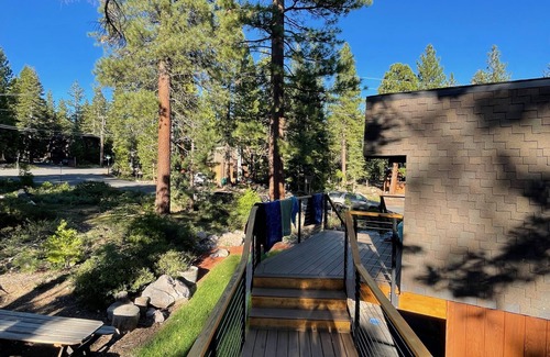 Carnelian Bay House | 3bed/2bath Tahoe Cabin Getaway - Sleeps 8-10