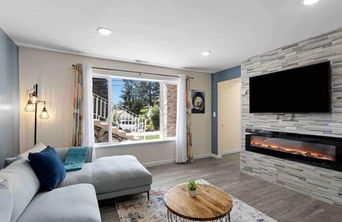 Kent Apartment | 3Bedroom house near downtown Kent