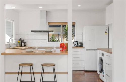 Brisbane House | 3Beds Value and Comfort Stay Airport CBD and Cafes