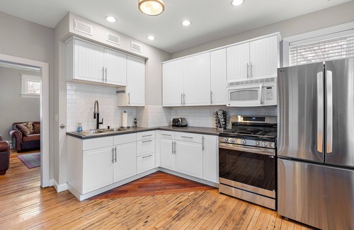 West Seventh House | 3br 2ba hse AC WiFi 3 blks to Xcel Event Center, dining,&bars 6.8 mls to airprt