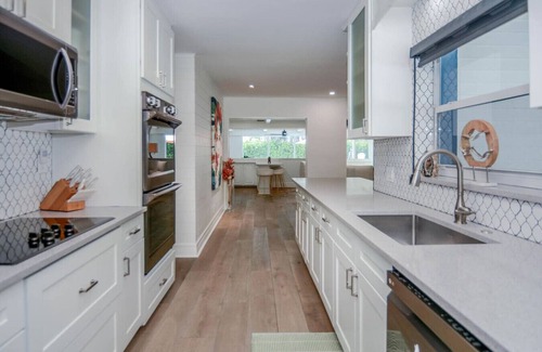 Jupiter Apartment | 3BR/3.5BA w/Private Intracoastal Beach Access, Hot tub, & Pool