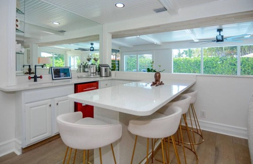 Jupiter Apartment | 3BR/3.5BA w/Private Intracoastal Beach Access, Hot tub, & Pool