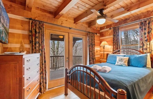 Bouvet Island Hotel | 3BR Cabin on 6 Acres, VIEWS, Hot Tub + Fire Pit, Game Room - Rustler's Ridge