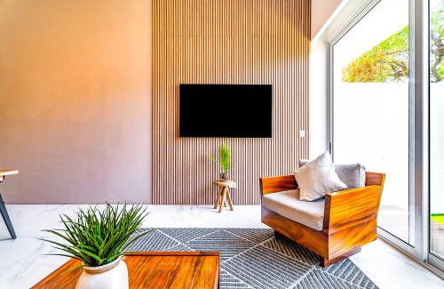 El Medano Ejidal Apartment | 3BR Cabo Condo Walk to Medano Beach & Marina