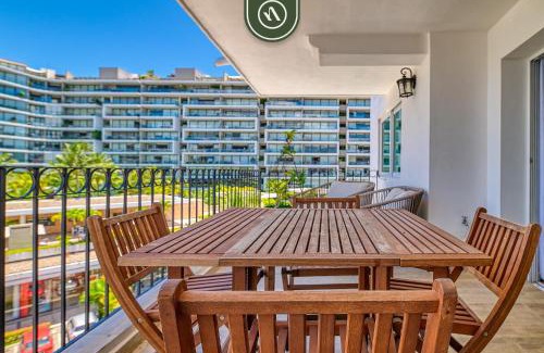 Marina Vallarta Apartment | 3BR Condo with Private Balcony - Pool - Marina