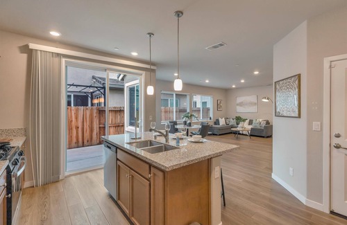 Natomas Park House | 3BR Home at Pagoda Lane｜Walk In Closets｜Garage｜nWifi｜Laundry Roomn #41982