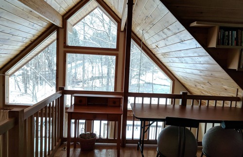 Cummington House | 3BR Riverfront Log Home with Steam Sauna, Soaring Glass Wall & Private Forest