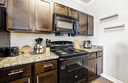 Southside Apartment | 3BR2BA - POOL - LOUNGE - COZY APARTMENT SAN ANTONIO