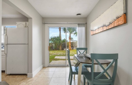 Ormond By The Sea Palt House | 3rd House from the Beach! ~ Family-Friendly Home ~ Just 2-Min Walk to the Ocean!