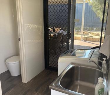 Bibra Lake Apartment | 3x1 unit at back of main house